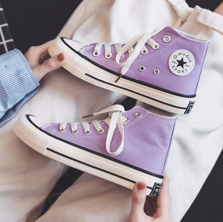 Aesthetic fashion Purple Lace Up Sneakers with Daisy Decor and low top in converse style