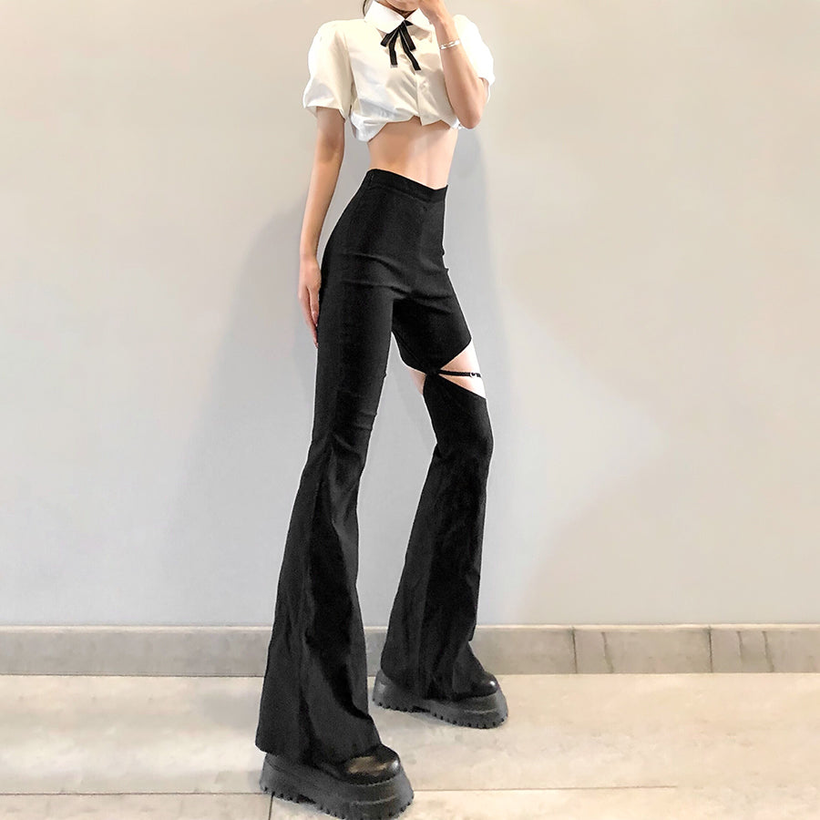 These high wasted trousers are some sort of a combination between the aesthetic vintage style as well as the dark Grunge. It's a special pair of pants, so don't miss out on them.
