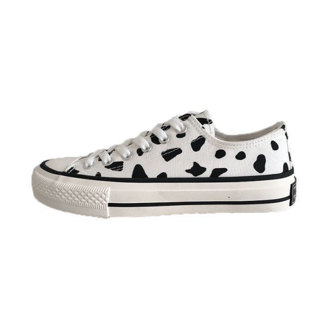 Black Dalmatiner Spots on white low top Sneakers