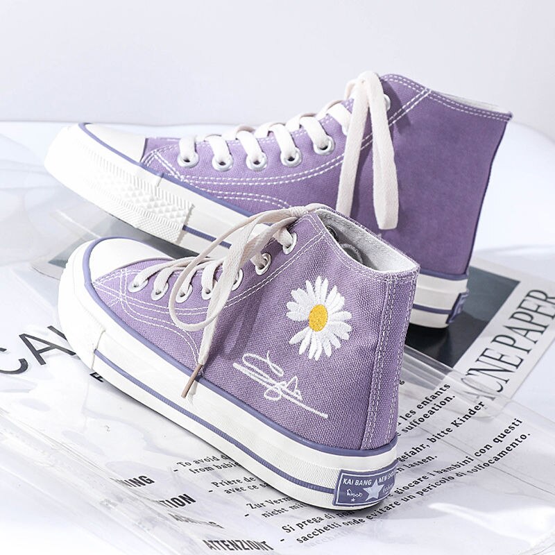Concurso Universidad disparar Purple and Black Sneakers with Daisy Decor with Flat and High top👟 –  Aesthetic Clothes Store