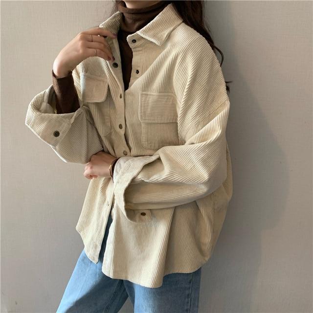 Our vintage style coat jacket comes in different colors and is the perfect outfit for your vintage aesthetic clothing look.
