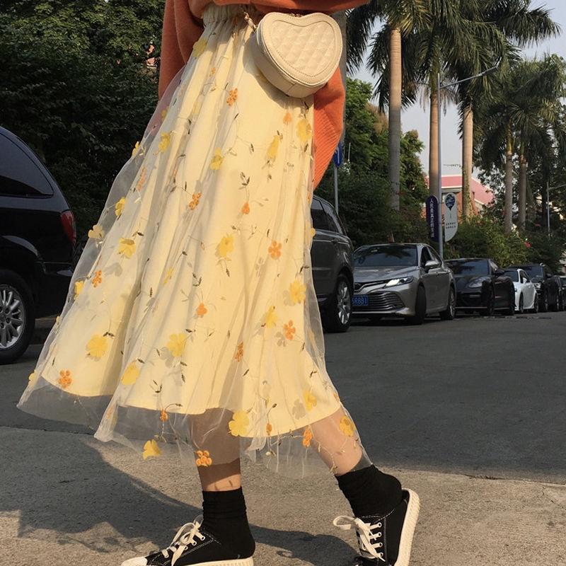 https://aestheticssoul.com/cdn/shop/products/floral-printed-high-waist-mesh-skirt-aesthetics-soul-904.jpg?v=1633602961