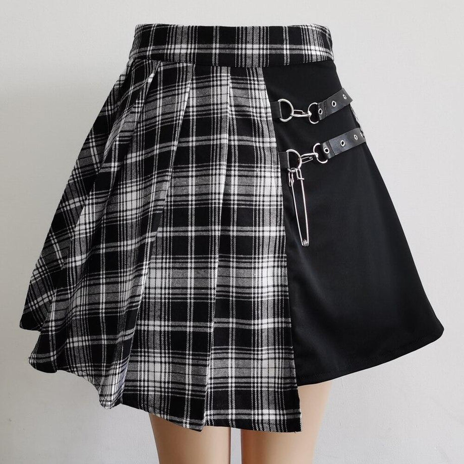 https://aestheticssoul.com/cdn/shop/products/harajuku-gothic-plaid-skirts-aesthetics-soul-927_460x@2x.jpg?v=1634481110