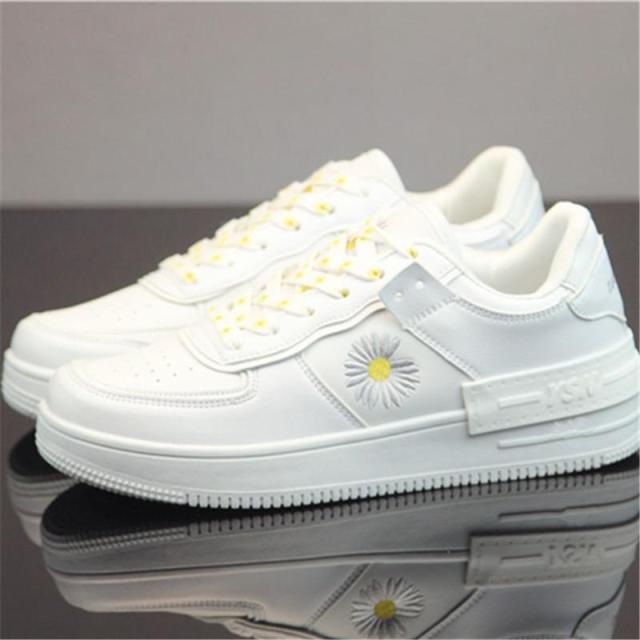 White Pastel coloured Aesthetic Fashion Daisy Sneakers perfect for any floral aesthetic clothing fashion outfit 