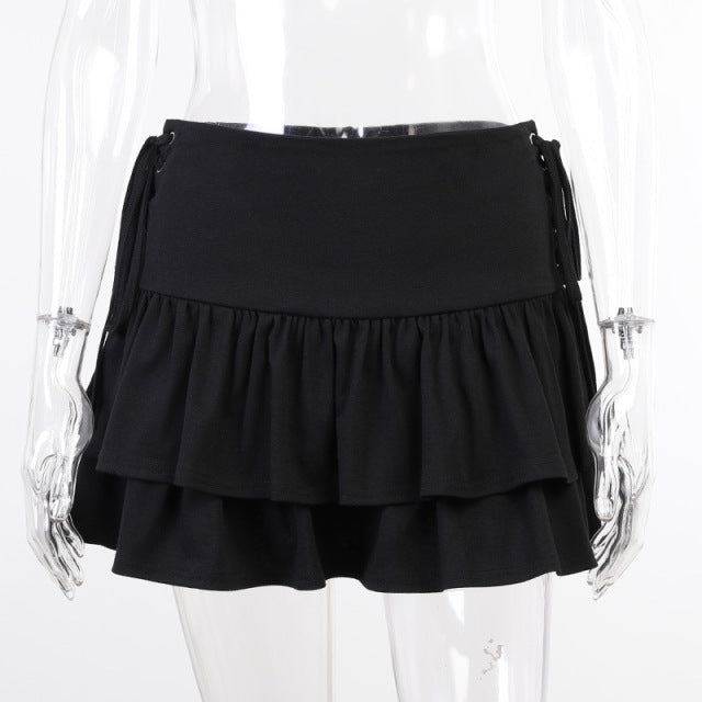 This high waste aesthetic E-Girl Skirt is the perfect outfit for your dark Grunge collection.