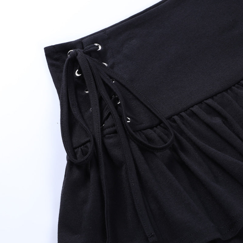 This high waste aesthetic E-Girl Skirt is the perfect outfit for your dark Grunge collection.