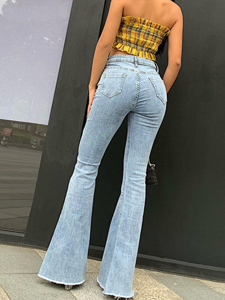 These high wast Aesthetic Vintage Flare Denim Jeans are perfect for your everyday outfit. They come in different colors such as Light Blue, Dark Blue and Black