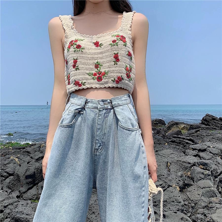 Vintage red flowers Embroidery Knitted beige Crop Top in vintage aesthetic clothing store